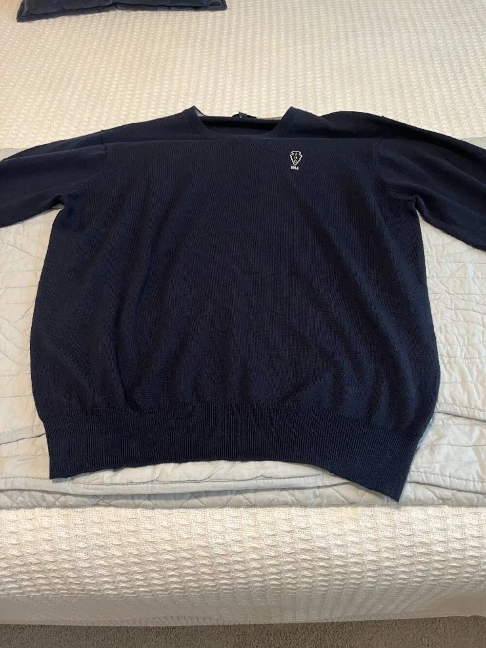 Peter Millar Mens V-neck Navy Blue Sweater Logo IHC Size Large